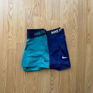 Women’s Nike Pros